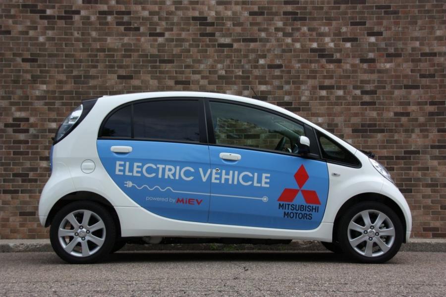  Mitsubishi i-MiEV (JDM) 2010 года  (фото 17 из 50)